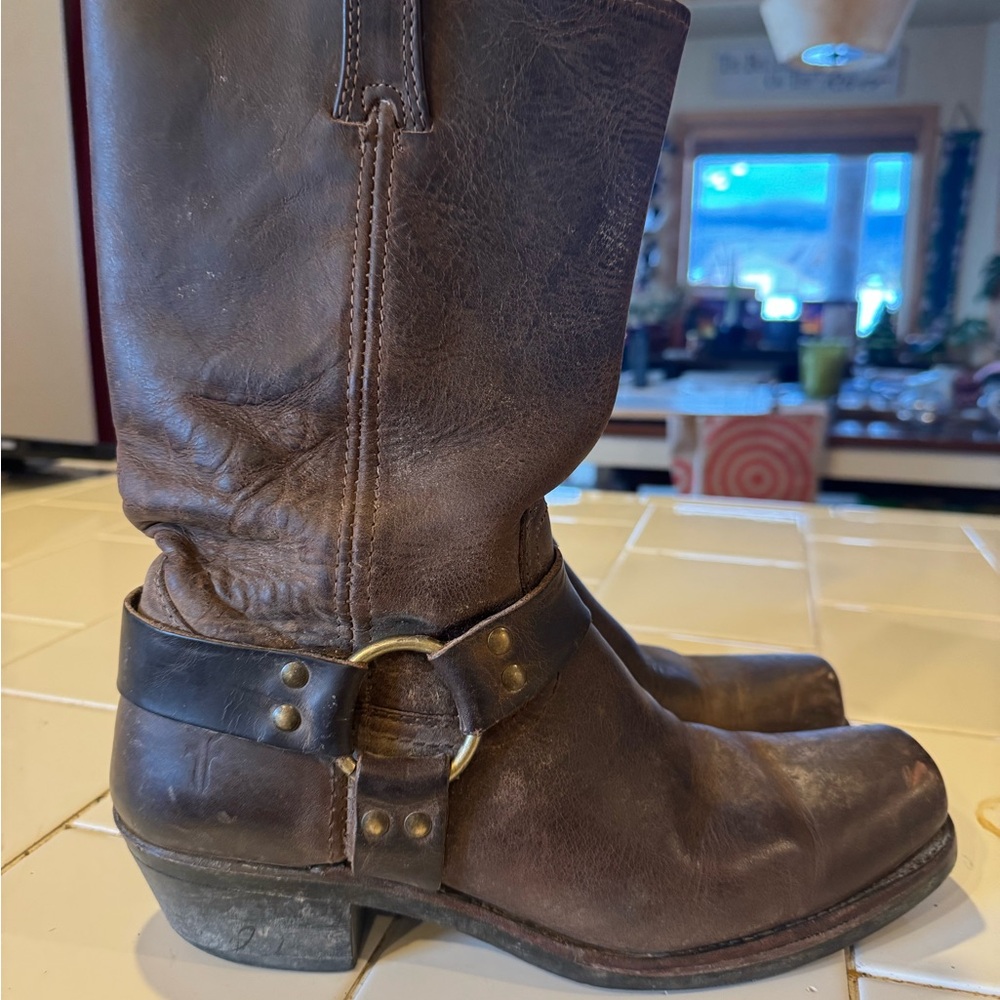 Men’s FRYE AND CO. Brown Leather Harness Boots - Picture 3 of 6